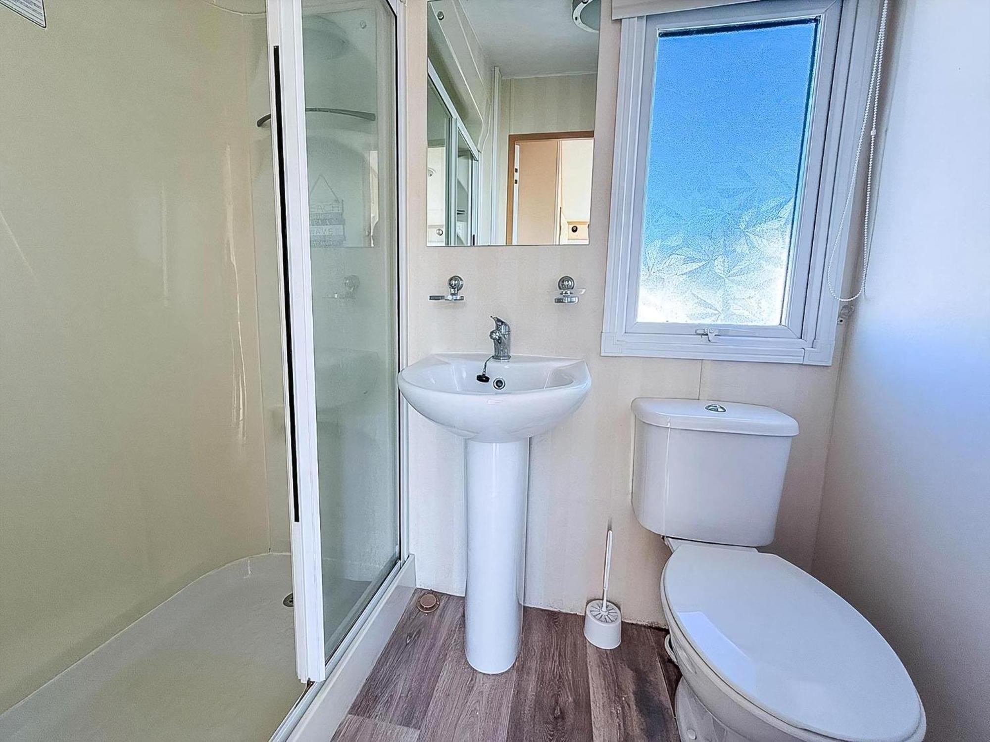 Lovely 6 Berth Caravan For Hire At Manor Park In Hunstanton Norfolk Ref 23044S Екстериор снимка