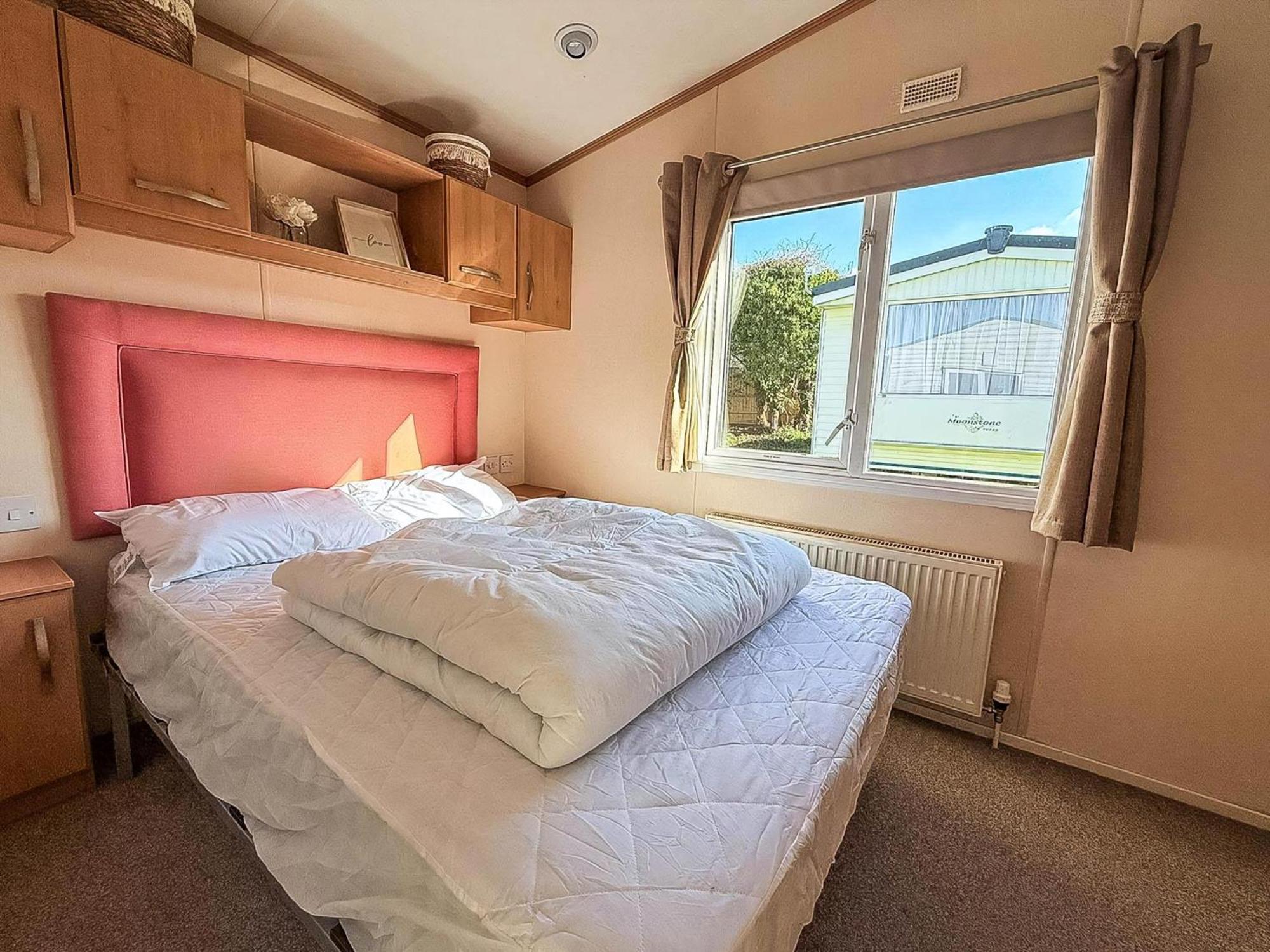 Lovely 6 Berth Caravan For Hire At Manor Park In Hunstanton Norfolk Ref 23044S Екстериор снимка