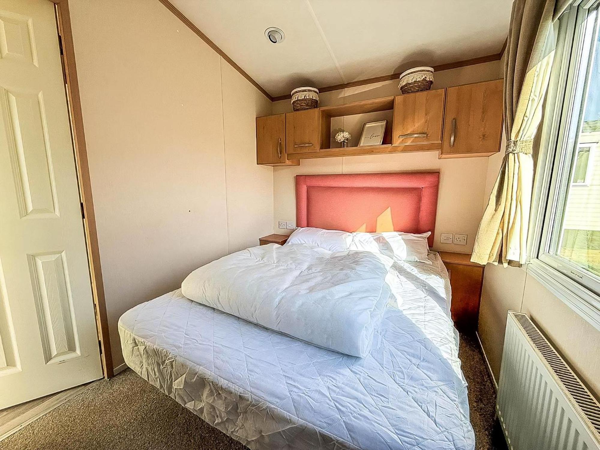 Lovely 6 Berth Caravan For Hire At Manor Park In Hunstanton Norfolk Ref 23044S Екстериор снимка