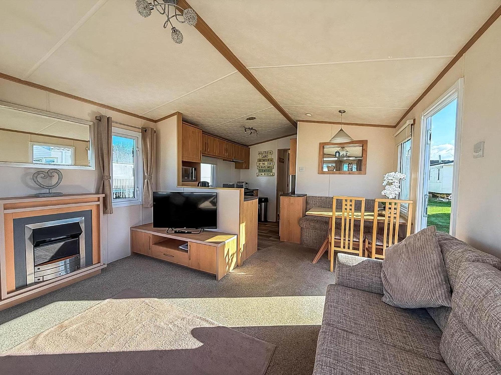 Lovely 6 Berth Caravan For Hire At Manor Park In Hunstanton Norfolk Ref 23044S Екстериор снимка