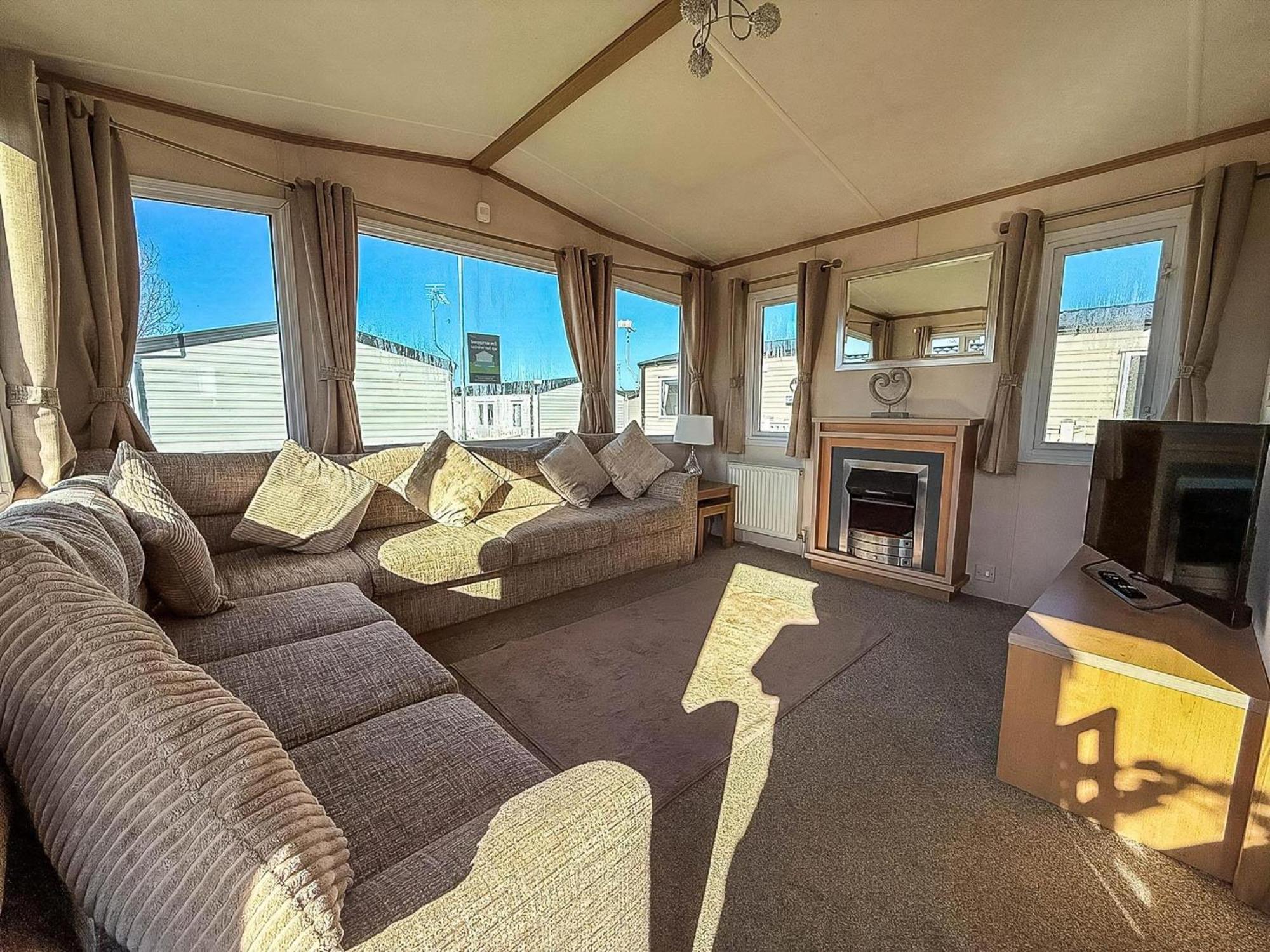 Lovely 6 Berth Caravan For Hire At Manor Park In Hunstanton Norfolk Ref 23044S Екстериор снимка