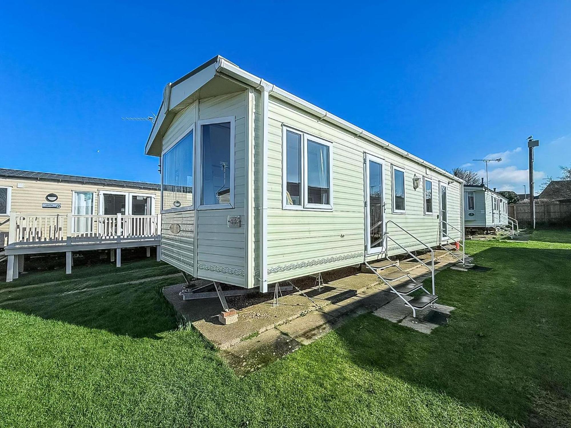 Lovely 6 Berth Caravan For Hire At Manor Park In Hunstanton Norfolk Ref 23044S Екстериор снимка